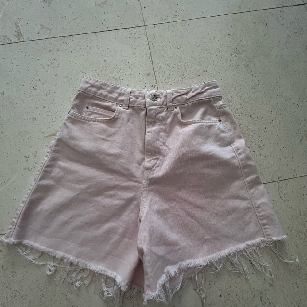 Zara Light Pink High Waist Frayed Shorts